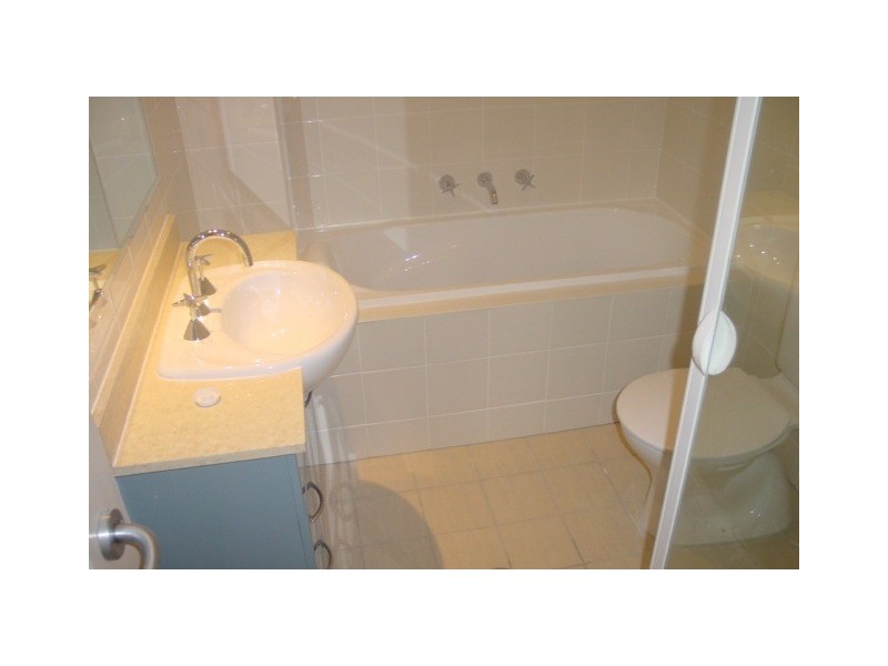 28/11 Sturdee Parade, Dee Why NSW 2099