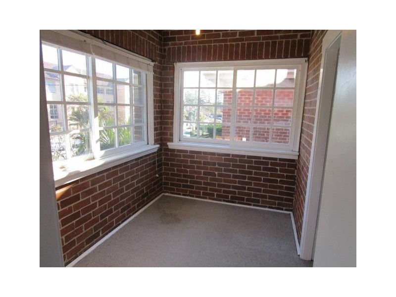 2/63 Eurobin Avenue, Manly NSW 2095