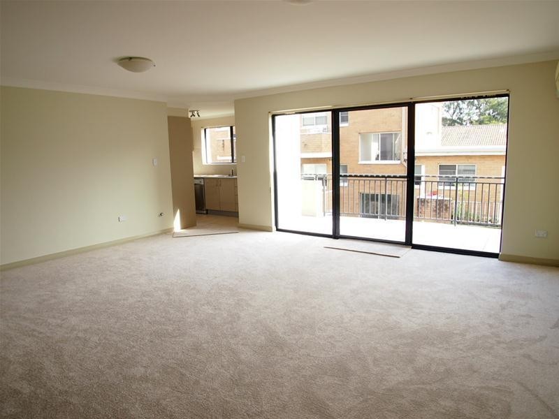 11/11 Sturdee Parade, Dee Why NSW 2099