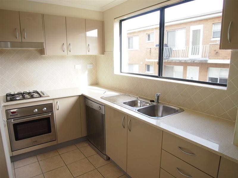 11/11 Sturdee Parade, Dee Why NSW 2099