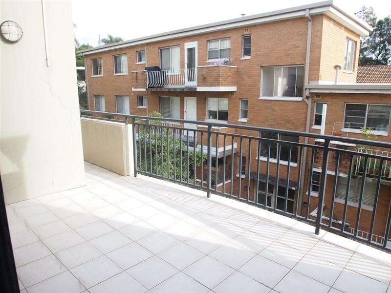 11/11 Sturdee Parade, Dee Why NSW 2099