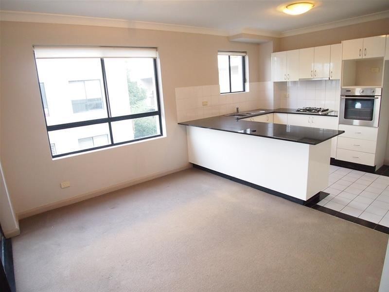 21/3-11 Hawkesbury Avenue, Dee Why NSW 2099