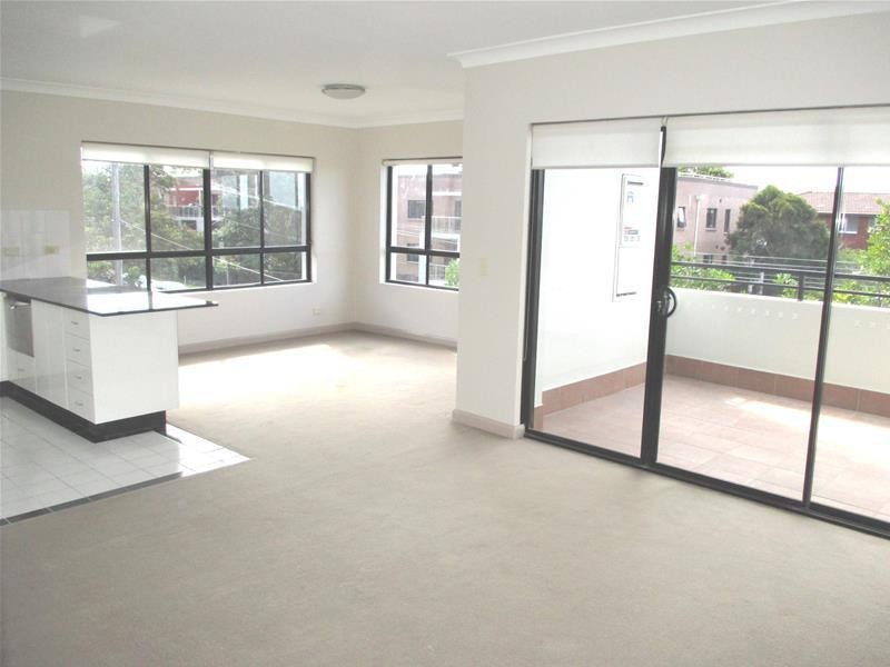 11/3-11 Hawkesbury Avenue, Dee Why NSW 2099