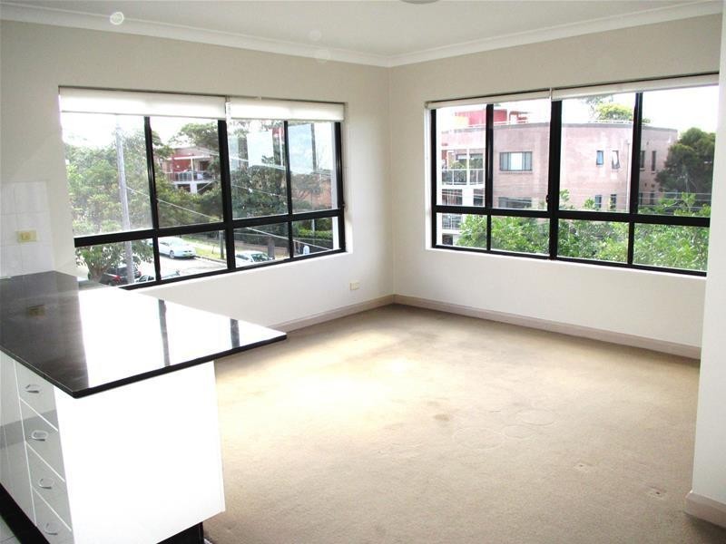 11/3-11 Hawkesbury Avenue, Dee Why NSW 2099