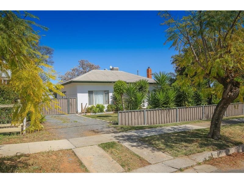 14 Neilpo Street, Dareton NSW 2717