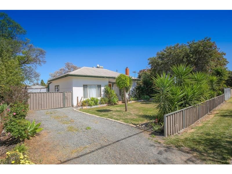 14 Neilpo Street, Dareton NSW 2717