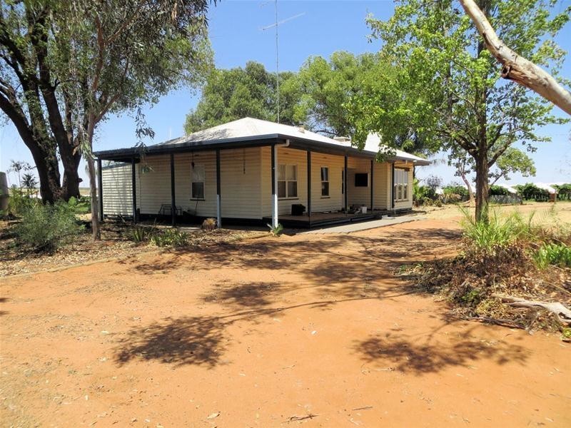 85 Wewak Road, Robinvale VIC 3549