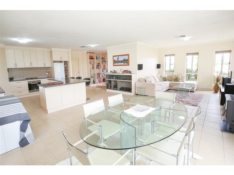 5 Spitfire Court, Mildura VIC 3500