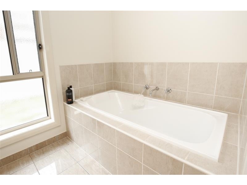 5 Spitfire Court, Mildura VIC 3500