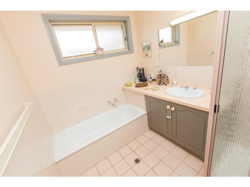 2/139 Pasadena Grove, Mildura VIC 3500