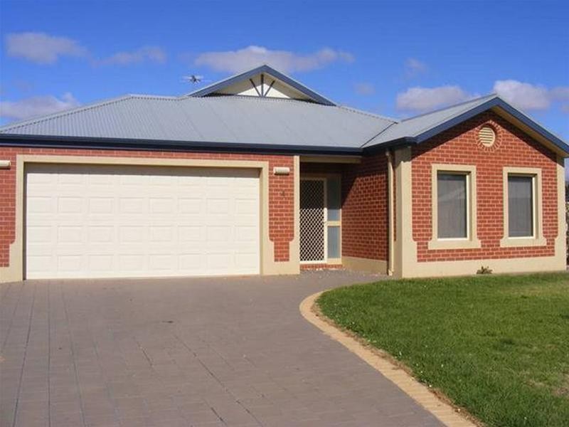 4 Suffolk Drive, Mildura VIC 3500