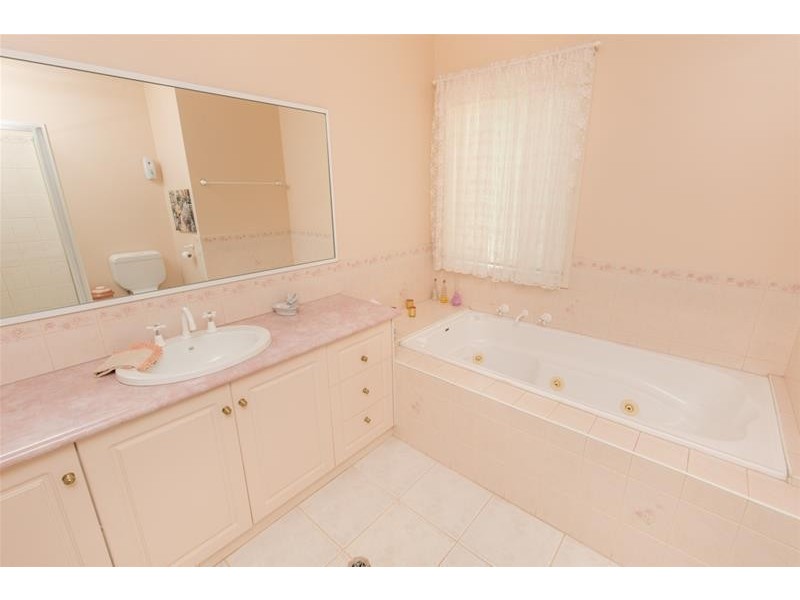 94 Riverside Avenue, Mildura VIC 3500