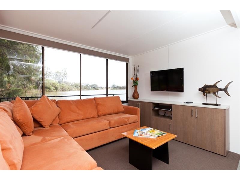 James R II – Houseboat, Mildura VIC 3500