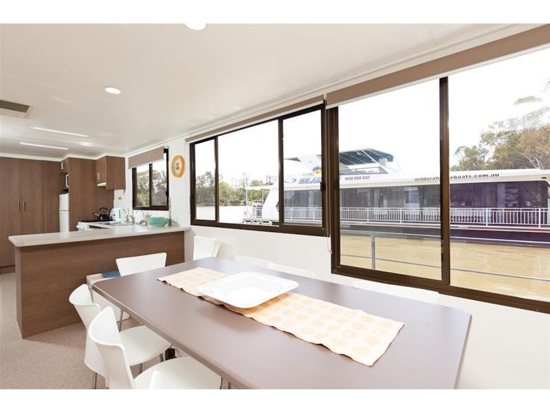 James R II – Houseboat, Mildura VIC 3500
