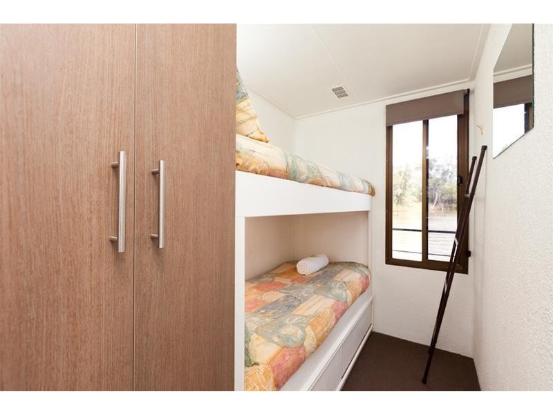 James R II – Houseboat, Mildura VIC 3500