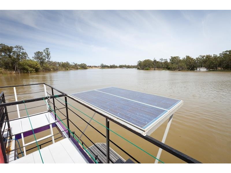 James R II – Houseboat, Mildura VIC 3500