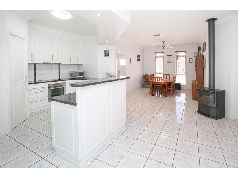 27 Petrucci Way, Mildura VIC 3500