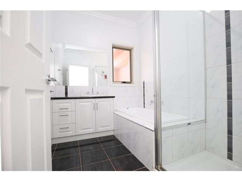 27 Petrucci Way, Mildura VIC 3500