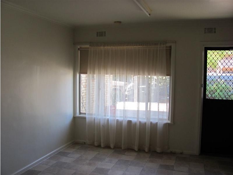 2/4 Cameron Avenue, Mildura VIC 3500