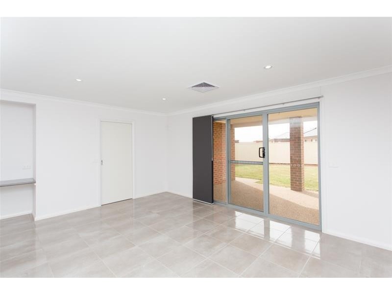 18 Palm Springs Drive, Mildura VIC 3500