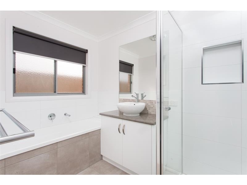 18 Palm Springs Drive, Mildura VIC 3500