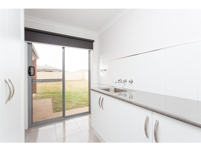 18 Palm Springs Drive, Mildura VIC 3500