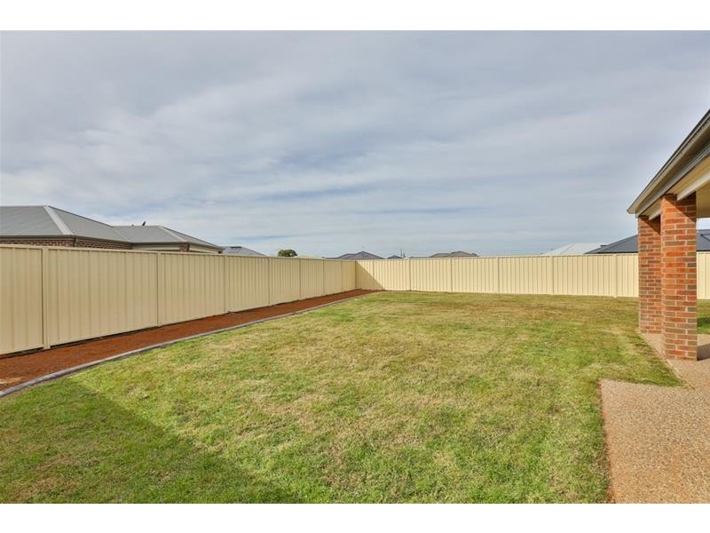 18 Palm Springs Drive, Mildura VIC 3500