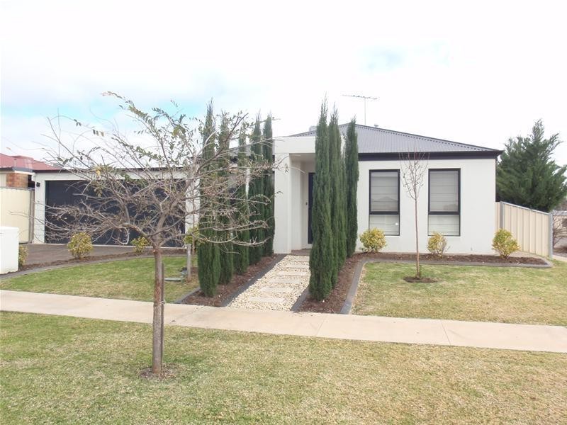 19 Durham Avenue, Mildura VIC 3500