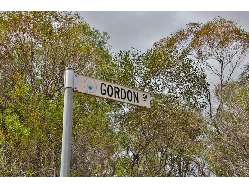 92 & 93 Gordon Avenue, Colignan VIC 3494