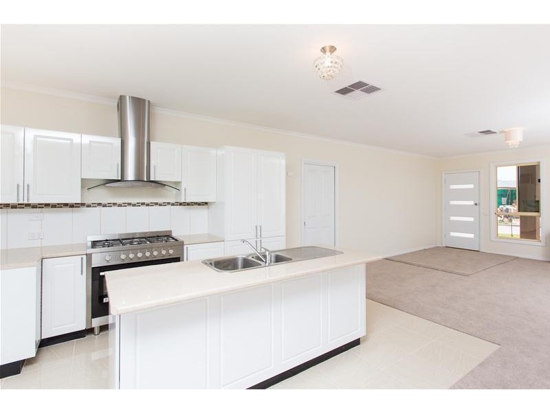 16 Chardonnay Drive, Mildura VIC 3500