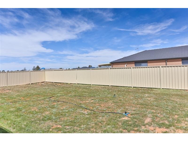 16 Chardonnay Drive, Mildura VIC 3500