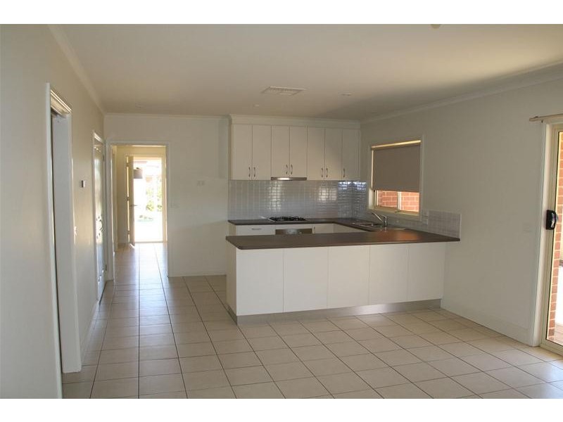 2/5 Golden Grove, Red Cliffs VIC 3496