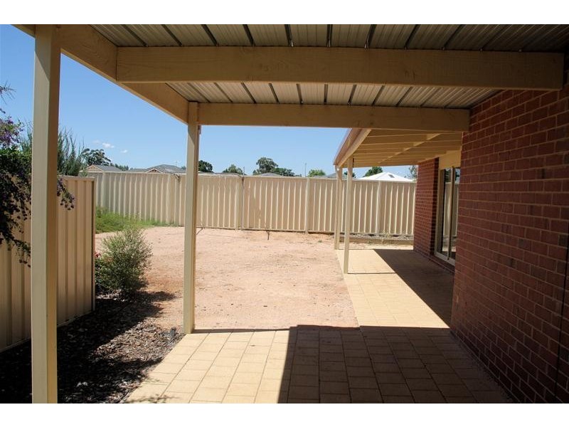 2/5 Golden Grove, Red Cliffs VIC 3496