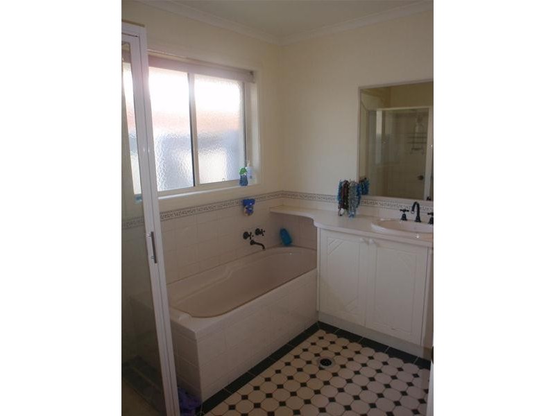 2 Macquarie Court, Mildura VIC 3500