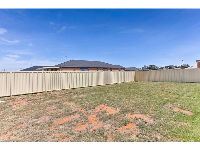 16 Chardonnay Drive, Mildura VIC 3500
