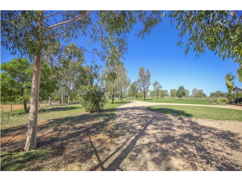 16 Krake Road, Red Cliffs VIC 3496