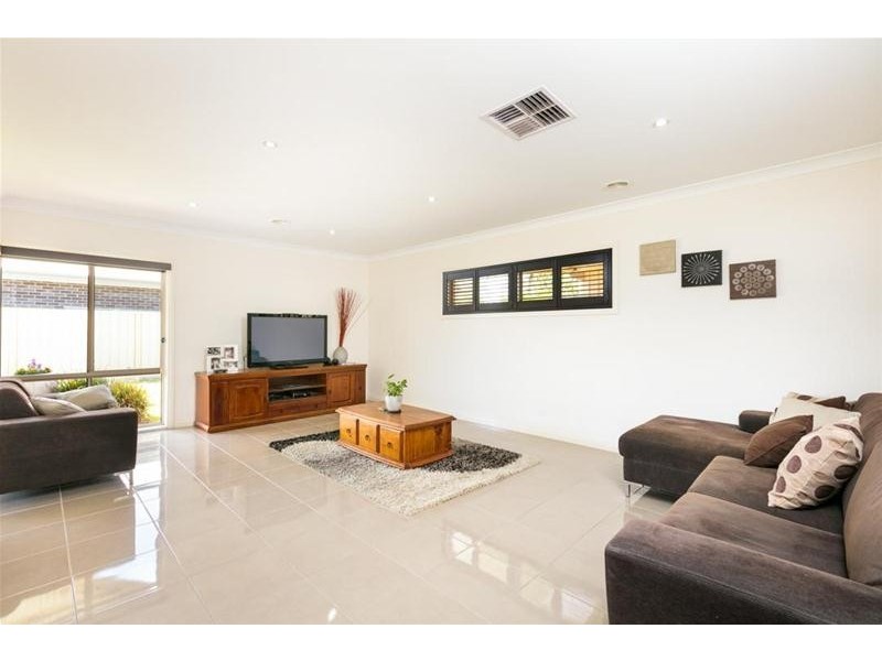 10 Nicholas Avenue, Mildura VIC 3500