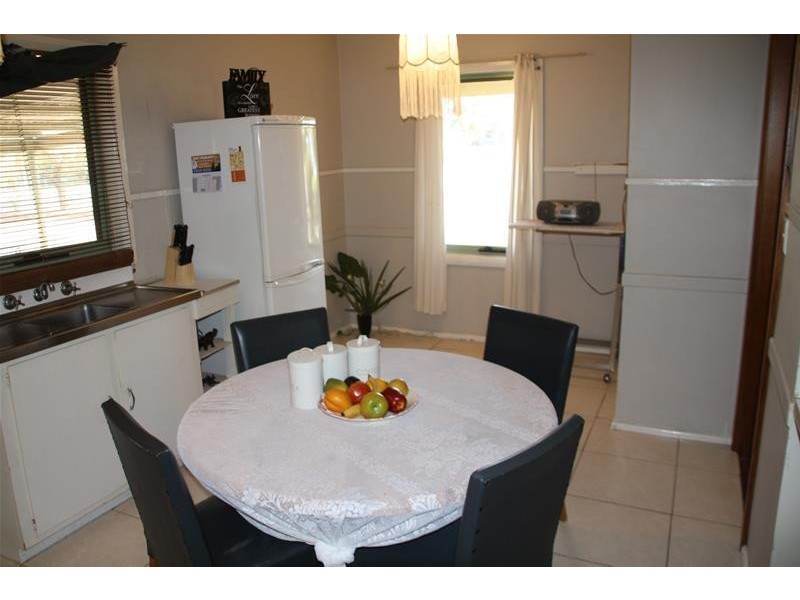 11 Westcliffs Crescent, Red Cliffs VIC 3496