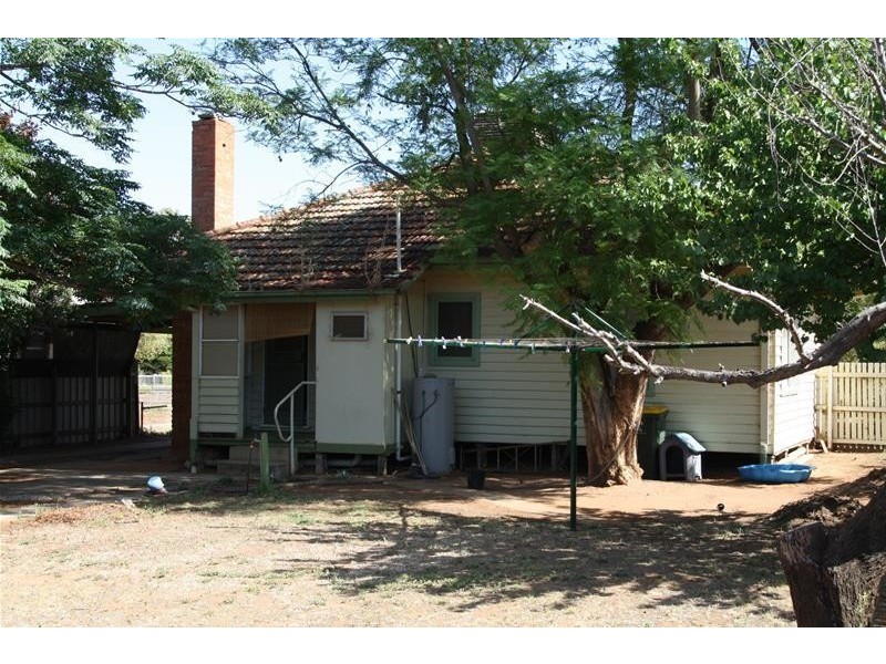 11 Westcliffs Crescent, Red Cliffs VIC 3496