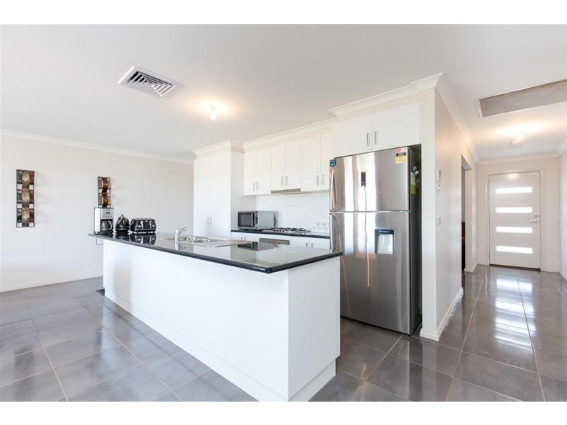 18 Ponderosa Way, Mildura VIC 3500