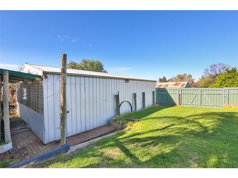 24 Gregory Street, Ouyen VIC 3490