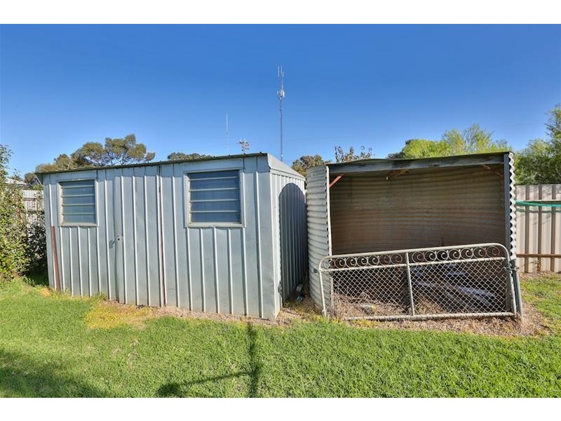 24 Gregory Street, Ouyen VIC 3490