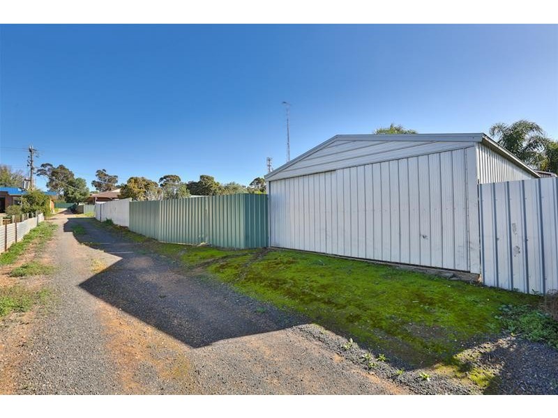 24 Gregory Street, Ouyen VIC 3490