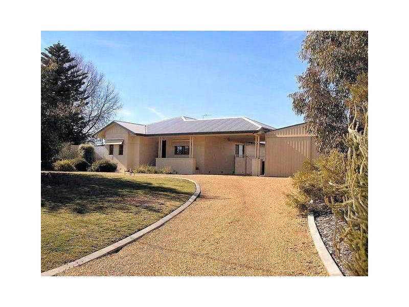 4 Pine Road, Gol Gol NSW 2738
