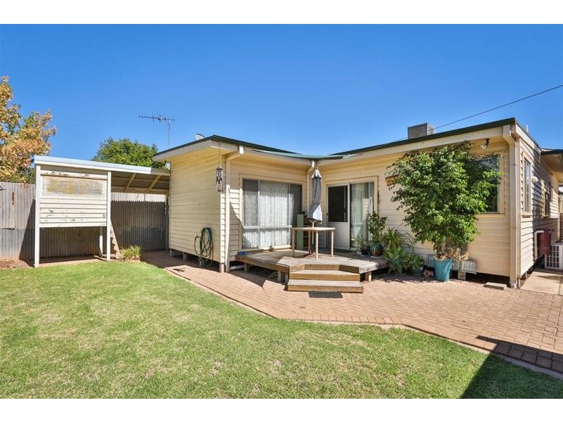 2 Cedar Avenue, Mildura VIC 3500