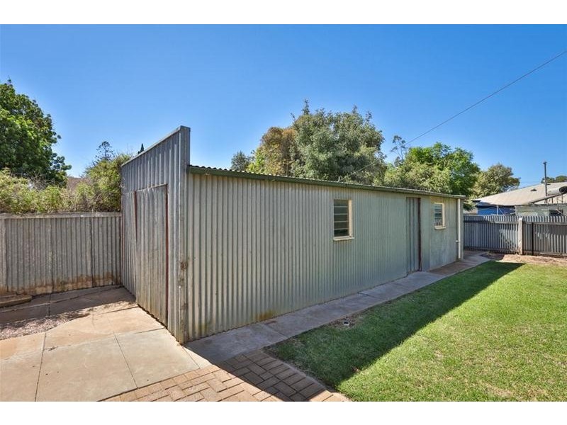 2 Cedar Avenue, Mildura VIC 3500