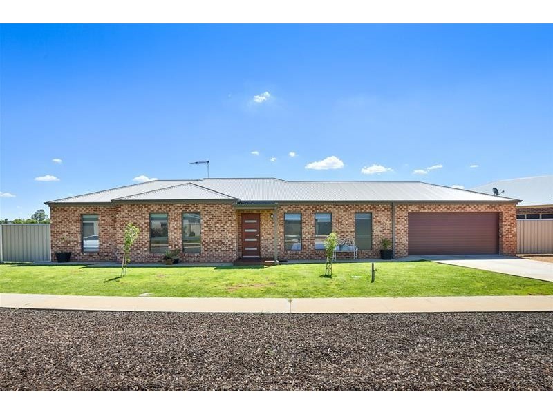 28 Anne Cox Drive, Red Cliffs VIC 3496