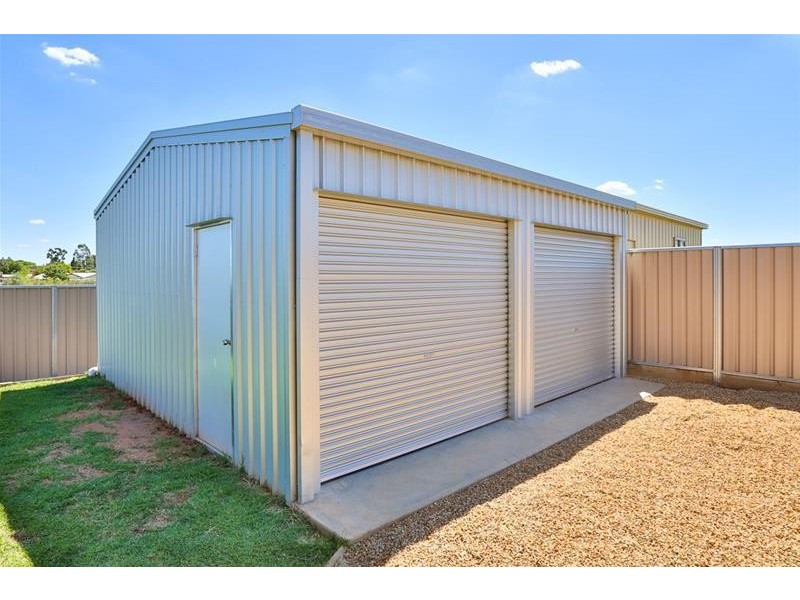 28 Anne Cox Drive, Red Cliffs VIC 3496