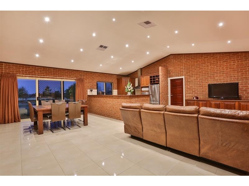 967 Cureton Avenue, Irymple VIC 3498