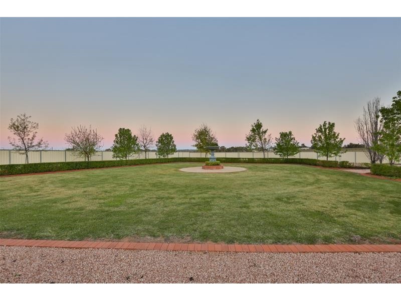 967 Cureton Avenue, Irymple VIC 3498